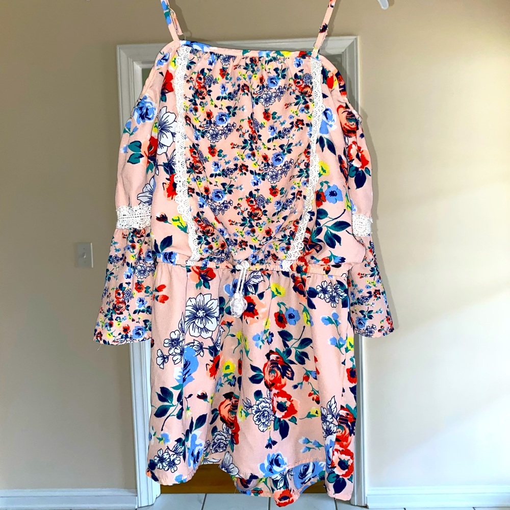 little girl’s off the shoulder jumper